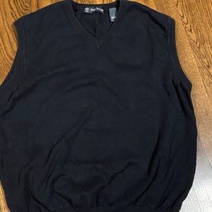 Men’s Pro Tour black golf vest